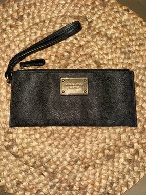Michael Kors Black  Leather Wristlet